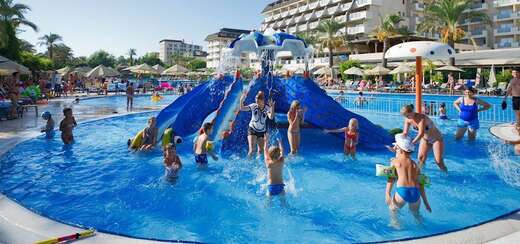 Een foto van het zwembad bij MC Arancia Resort