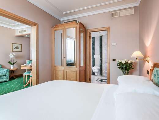 Royal Garden Hotel