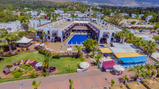 Een foto van het zwembad bij Costa Bitezhan Hotel