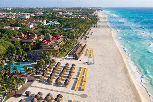 Een foto van het strand bij Iberostar Tucan