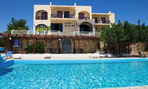 Een foto van het zwembad bij Blue Sky Ierapetra
