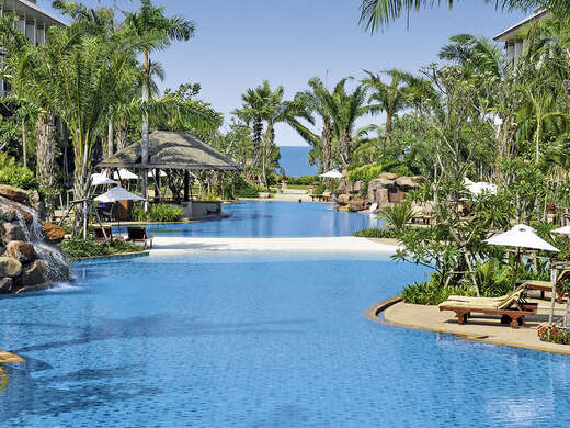 Ravindra Beach Resort & Spa