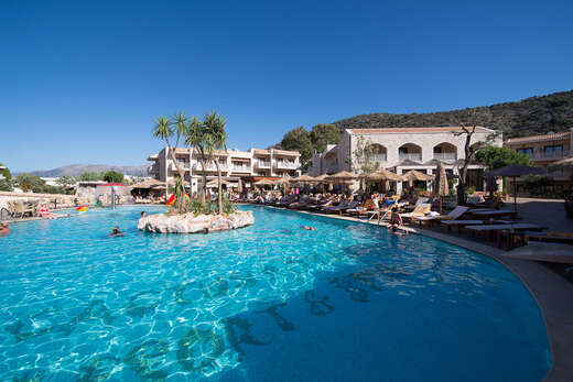 Ein Foto vom Pool im Cactus Royal Hotel