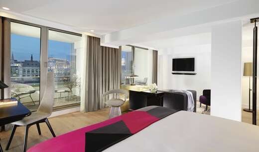 Een foto van Sea Containers London