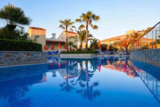 Theo Hotel Agia Marina