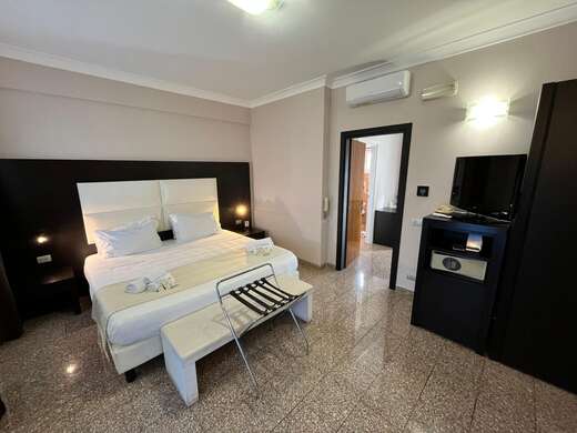 Hotel Euro House Suites