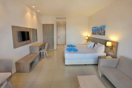 Ein Foto Euronapa Hotel Apartments
