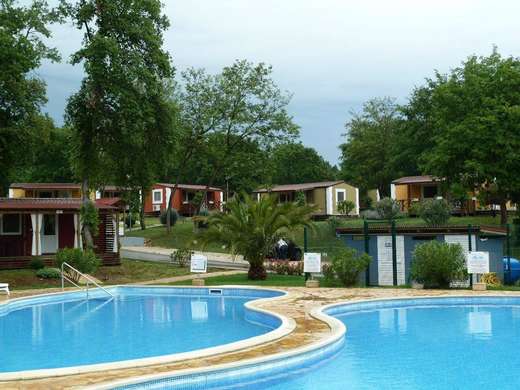 Een foto van het zwembad bij Aminess Planet Camping Holidays Homes & Resort Maravea