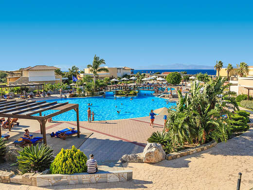 Een foto van het zwembad bij Natura Village Hotel & Spa