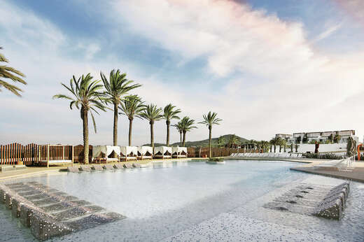 Een foto van het zwembad bij Hard Rock Hotel Ibiza