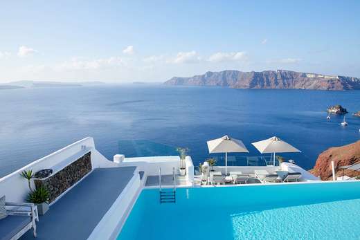 La Perla Villas & Suites