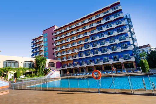 Een foto van de buitenkant van Hotel Monarque Fuengirola Park