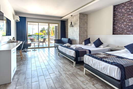 Een foto van White City Beach Hotel