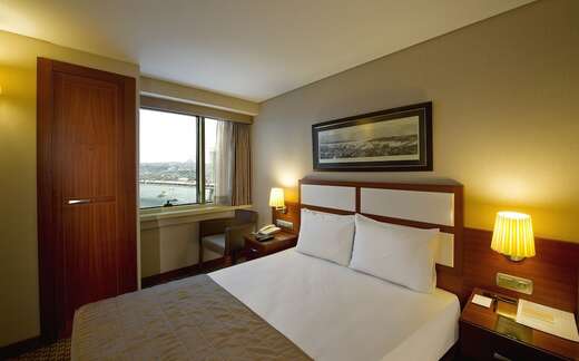 Golden City Hotel