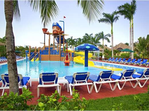 Een foto van het zwembad bij Allegro Cozumel