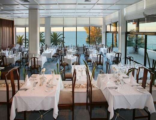 Een foto van de faciliteiten bij Grecian Sands Hotel