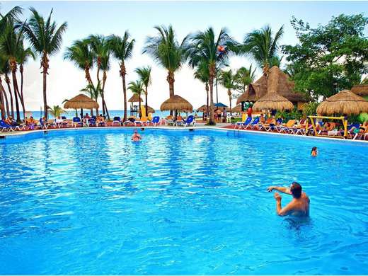 Een foto van het zwembad bij Allegro Cozumel