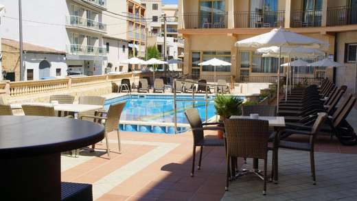 Een foto van het zwembad bij Hotel Iris Mallorca