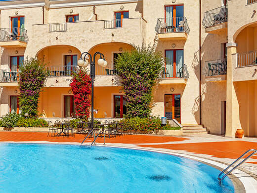 Blu Hotel Morisco Village
