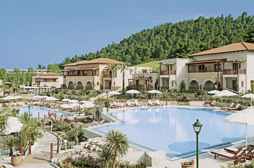 Een foto van het zwembad bij Hotel Aegean Melathron Thalasso & Spa