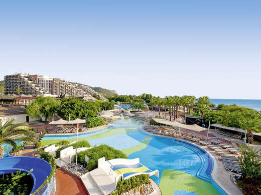 Een foto van het zwembad bij Limak Limra Hotel & Resort