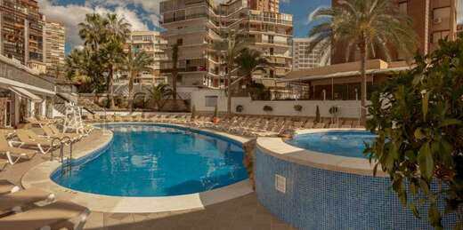 Ein Foto vom Pool im RH Princesa Benidorm