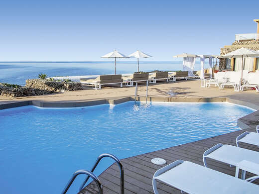 Een foto van het zwembad bij Pierre & Vacances Premium Menorca Binibeca