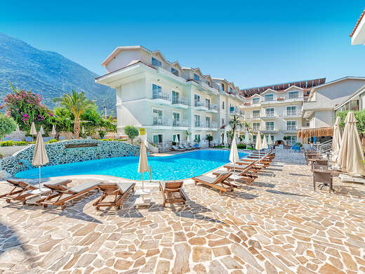 Montebello Deluxe Hotel
