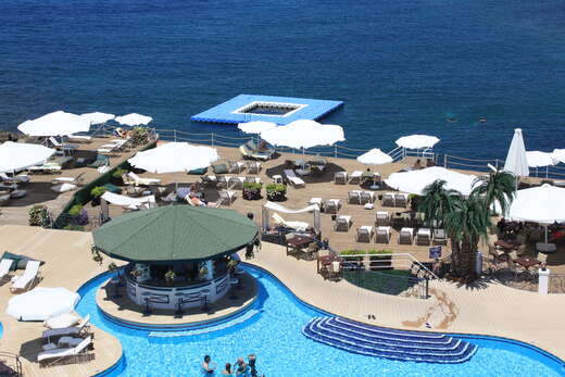 Rocks Hotel & Casino