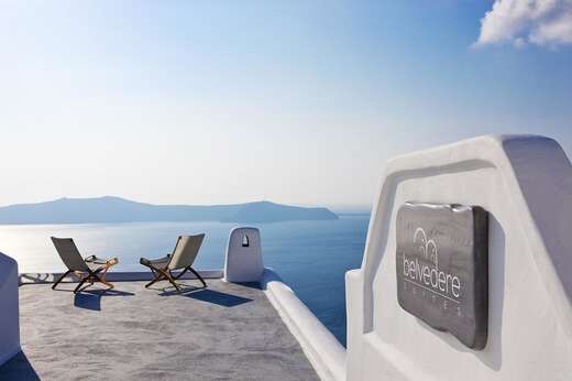 Een foto van het terras bij Belvedere Suites