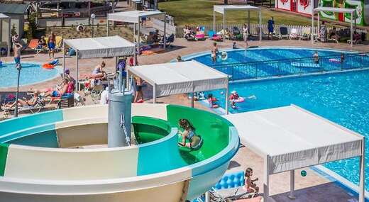Een foto van het zwembad bij Kipriotis Village Resort