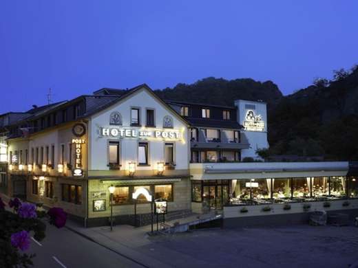 Een foto van de buitenkant van Hotel Zur Post Altenahr