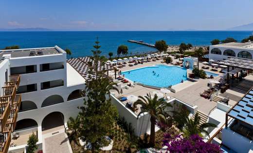 Een foto van het zwembad bij TUI Blue Oceanis Beach