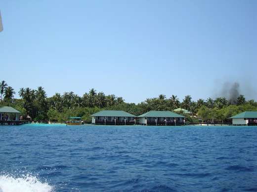 Embudu Village