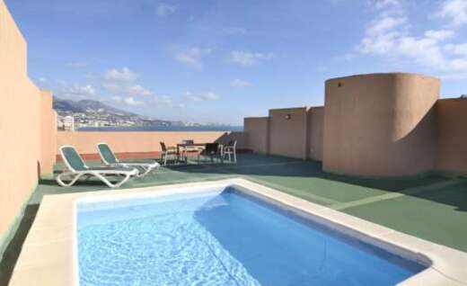 Een foto van het zwembad bij Hotel Pyr Fuengirola