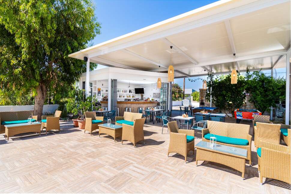 Een foto van het terras bij Sabina Hotel