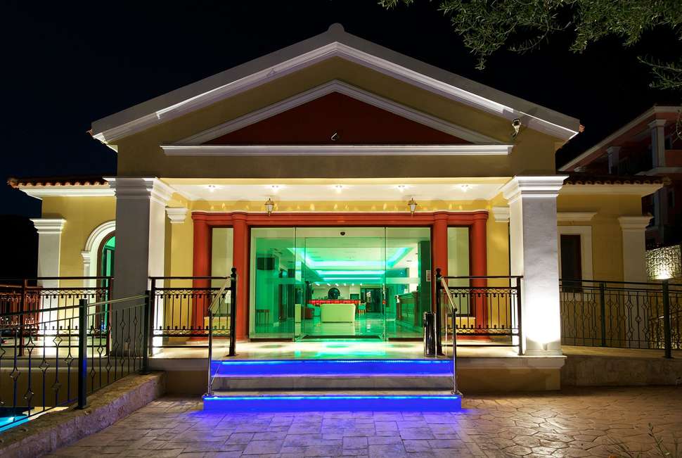 Een foto van de buitenkant van Hotel Kefalonia Bay Palace
