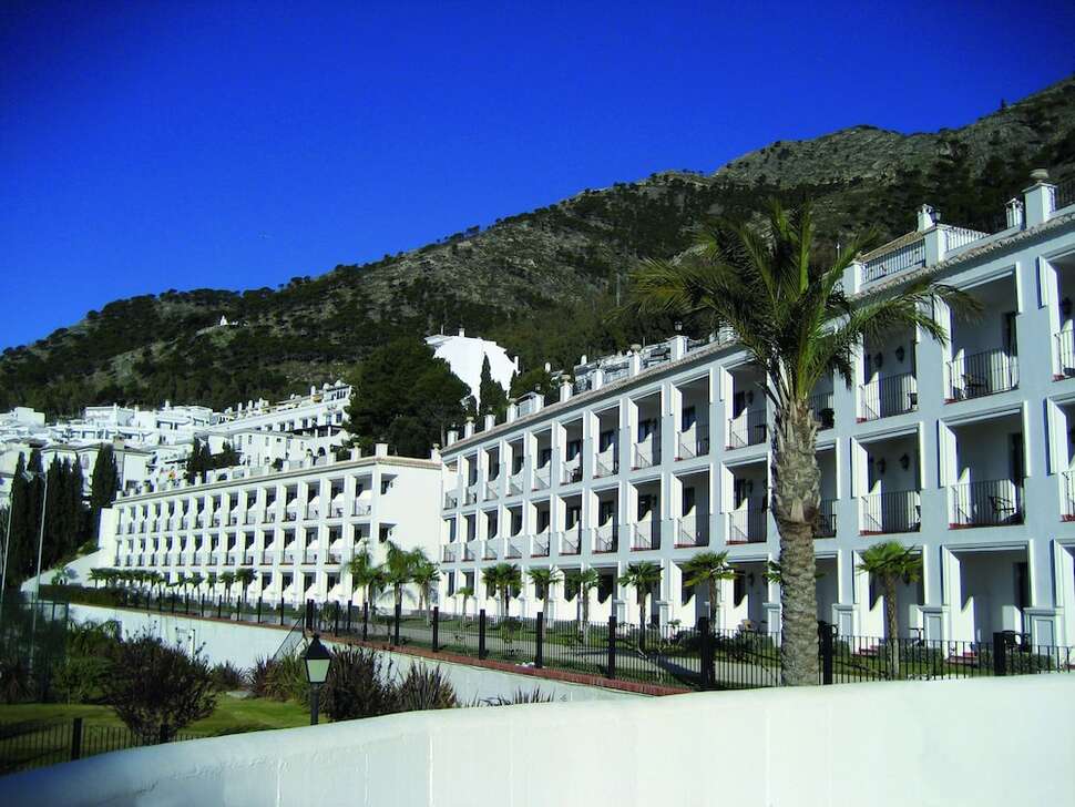 Ein Foto von der Außenansicht des TRH Mijas Hotel
