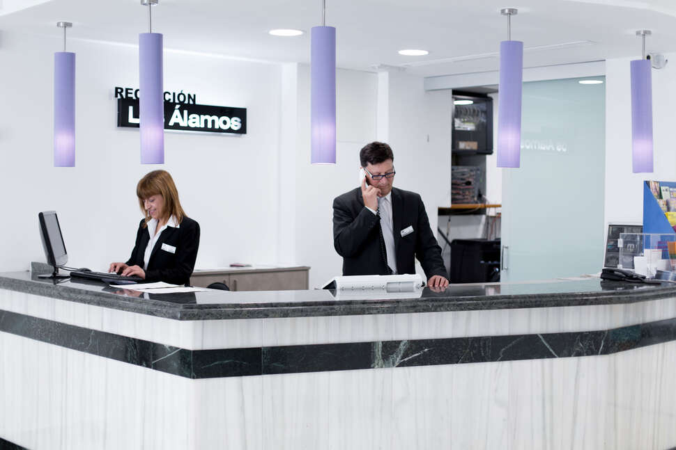 Een foto van het interieur van Hotel Los Alamos