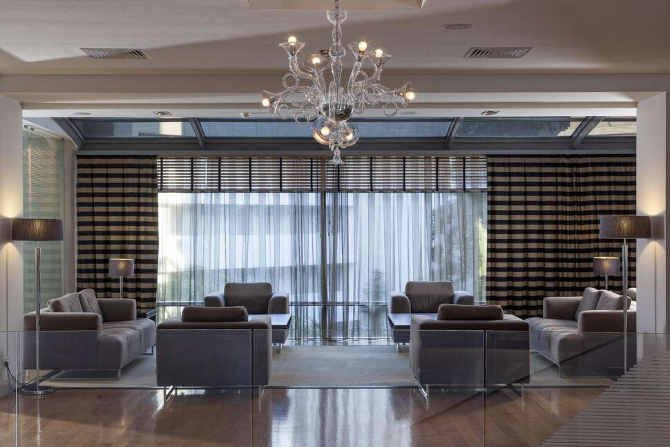 Een foto van het interieur van Galaxy Iraklio Hotel