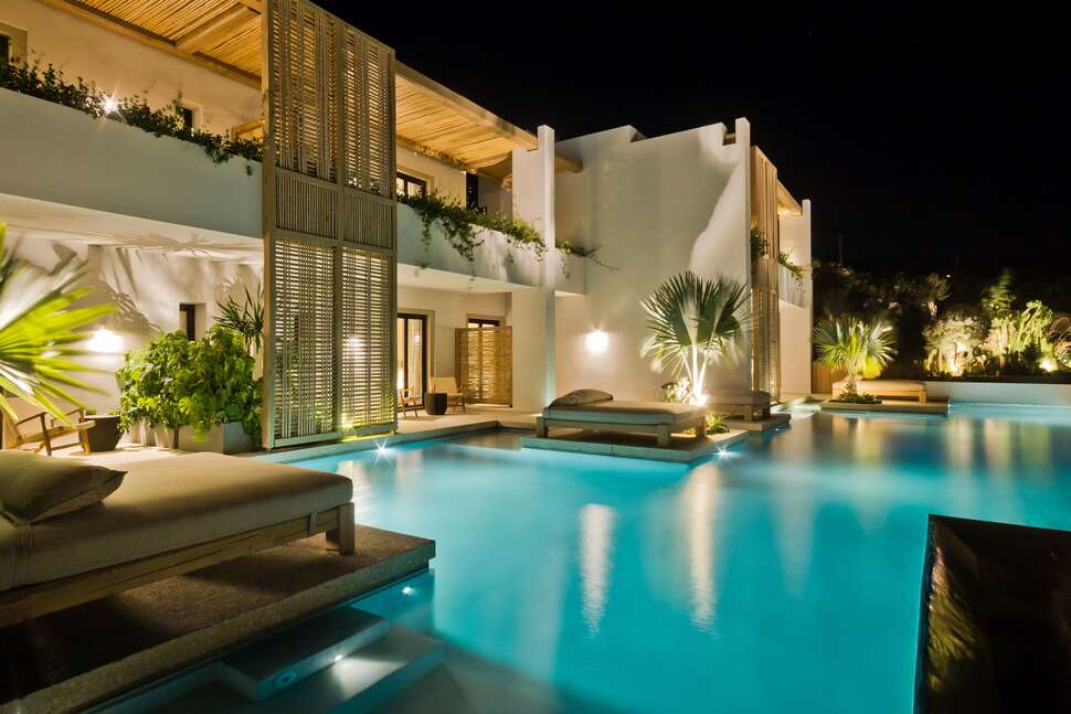 Een foto van het zwembad bij Almi Luxury Rooms