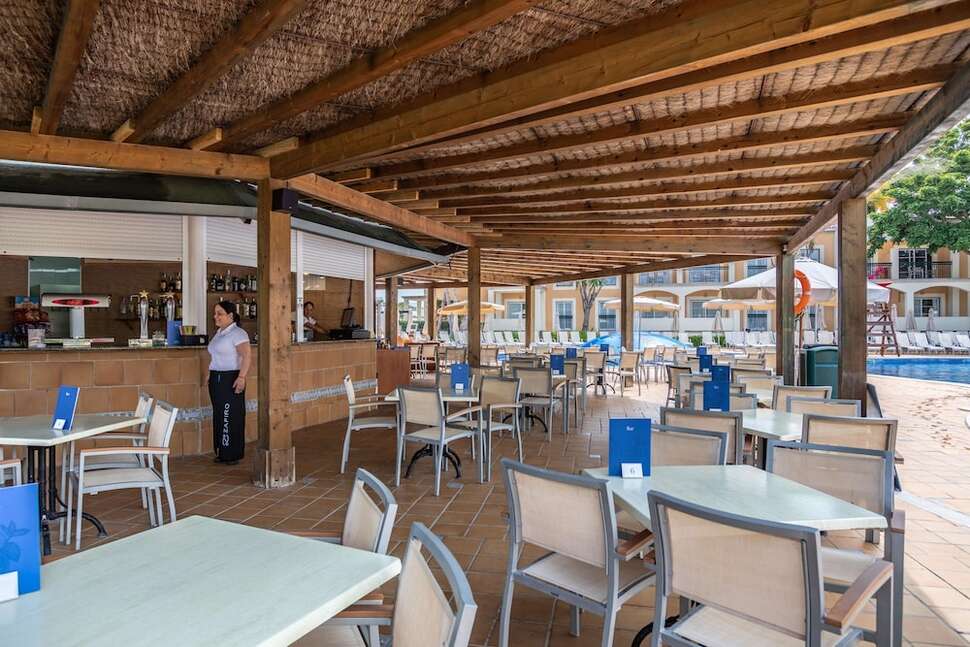 Een foto van de faciliteiten bij Hotel Zafiro Menorca