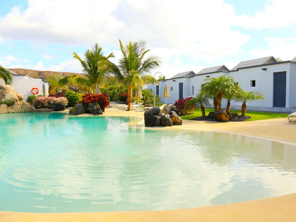 Een foto van het zwembad bij R2 Romantic Fantasia Dreams & Suites Hotel