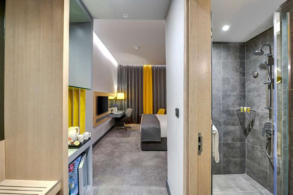 Een foto van Al Khoory Urban Hotel
