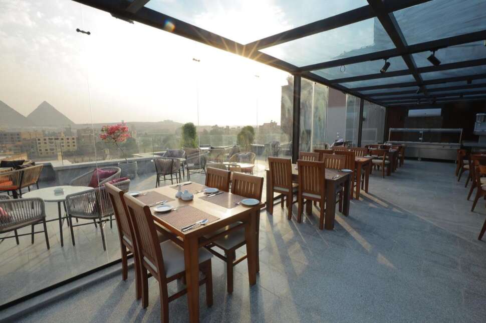 Een foto van Pyramid Front Hotel