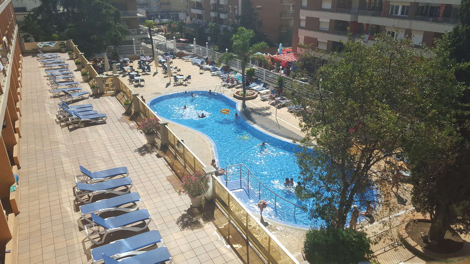 Ein Foto vom Pool im Hotel Bon Repos