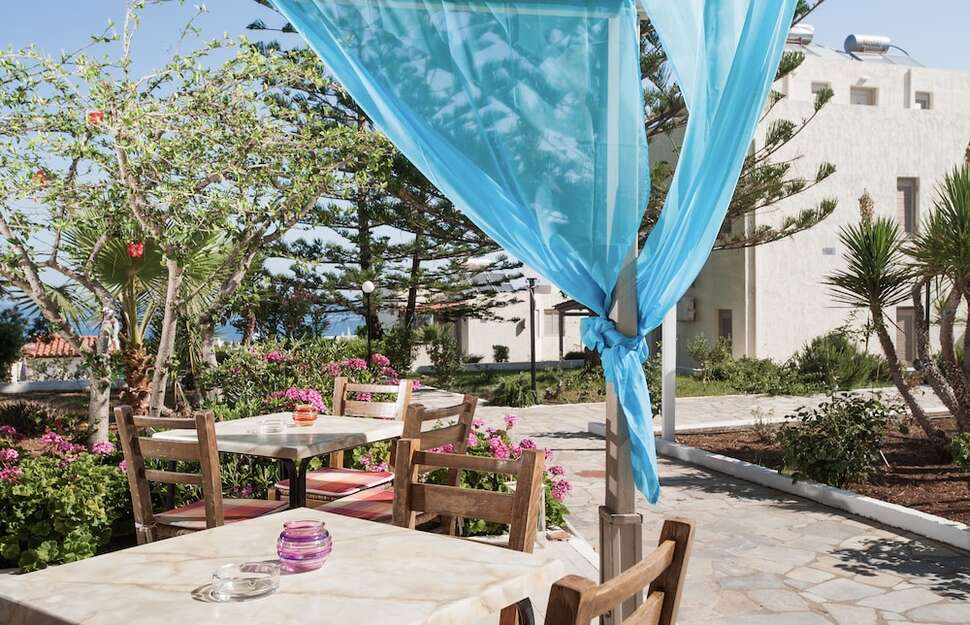 Ein Foto von der Terrasse im Panorama Seaview Apartments
