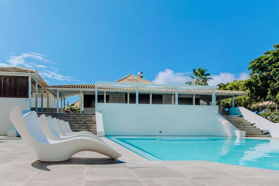 Een foto van het zwembad bij Papagayo Beach Resort