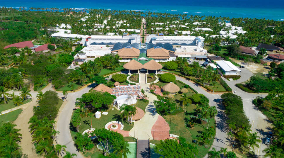 Een foto van de buitenkant van Grand Sirenis Punta Cana Resort