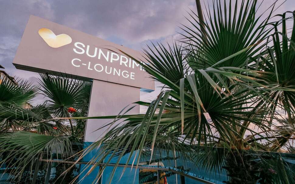 Een foto van de buitenkant van Sunprime C-Lounge